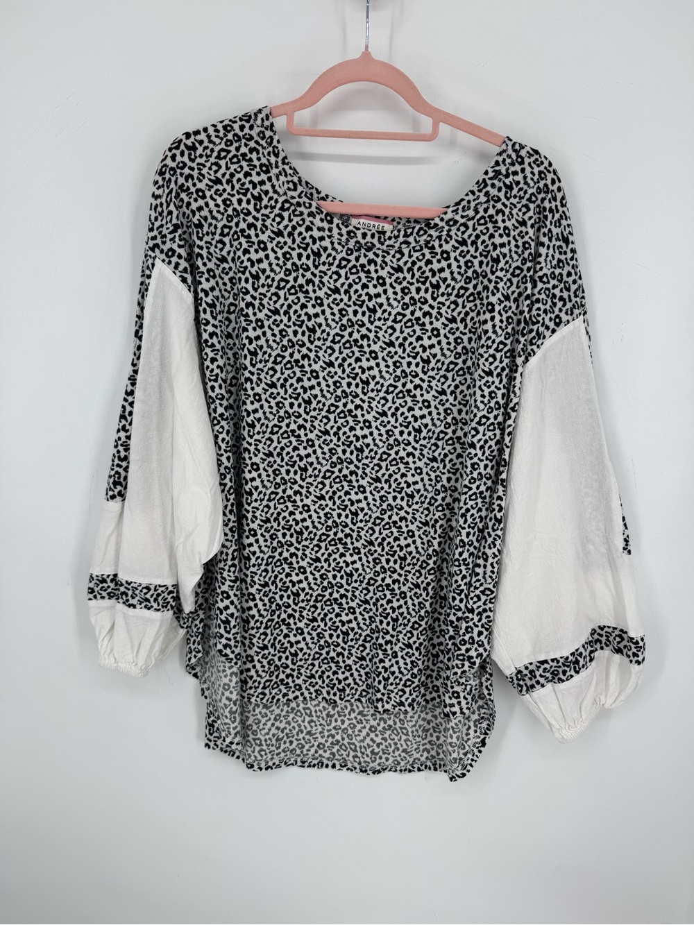 Andrée By Unit Neutral Leopard Print White + Black Long Sleeve Blouse Size 1X